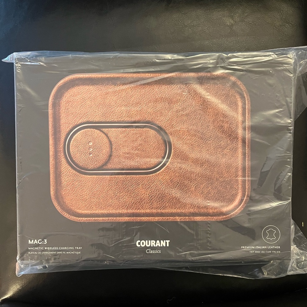 NWT Courant Magnetic Wireless Charging Tray in Saddle Leather